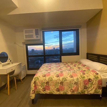 ケソンシティ Cozy Fully Furnished Qc Studio With Skyline Viewアパートホテル エクステリア 写真